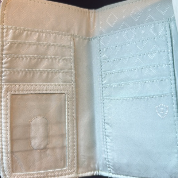 Vera Bradley NWOT all in one, Springy Floral wristlet, wallet, phone case! - Picture 9 of 9